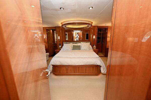 2005 Sunseeker 82