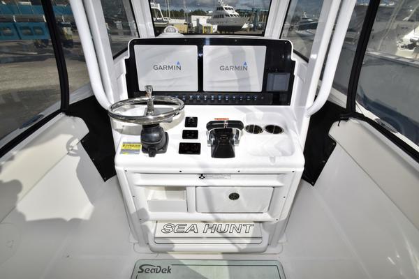 26ft Sea Hunt Yacht For Sale