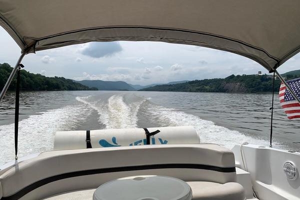 playtime III 28ft Four Winns Yacht For Sale