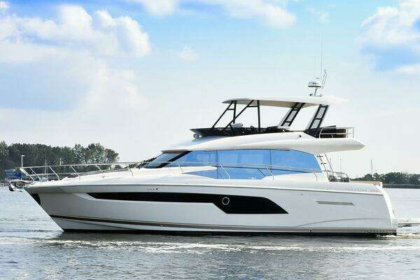 52-ft-Prestige-2019-520 Fly-Montauk New York United States yacht for sale