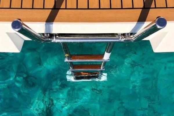 42ft De Antonio Yacht For Sale