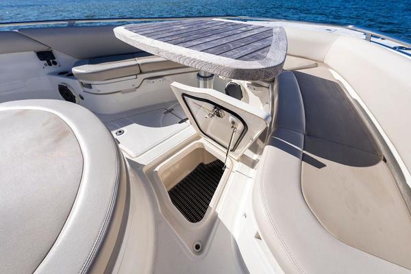 2019 Boston Whaler 420 Outrage - Susie Q - Bow