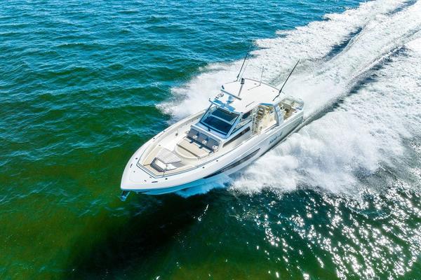 2019 Boston Whaler 420 Outrage - Susie Q - Running Profile