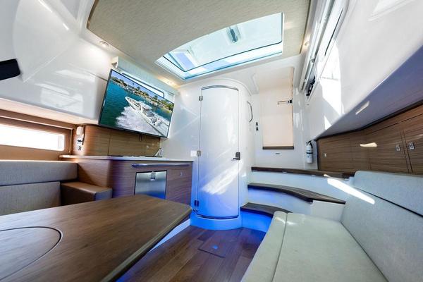 2019 Boston Whaler 420 Outrage - Susie Q - Salon