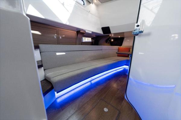 2019 Boston Whaler 420 Outrage - Susie Q - Salon