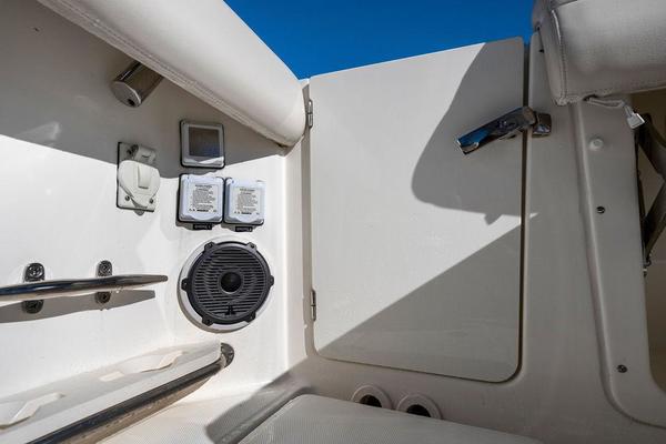 2019 Boston Whaler 420 Outrage - Susie Q - Dive Door