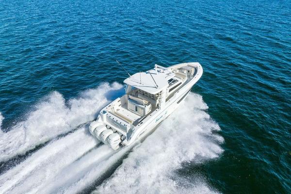 2019 Boston Whaler 420 Outrage - Susie Q - Running Profile