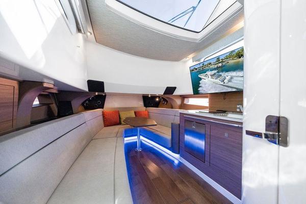 2019 Boston Whaler 420 Outrage - Susie Q - Salon