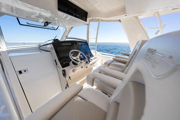 2019 Boston Whaler 420 Outrage - Susie Q - Helm