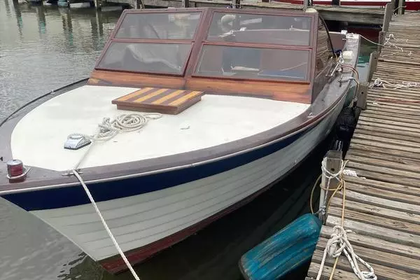 Photo of the 1963 Chris-Craft Sportsman "Frog Hair"