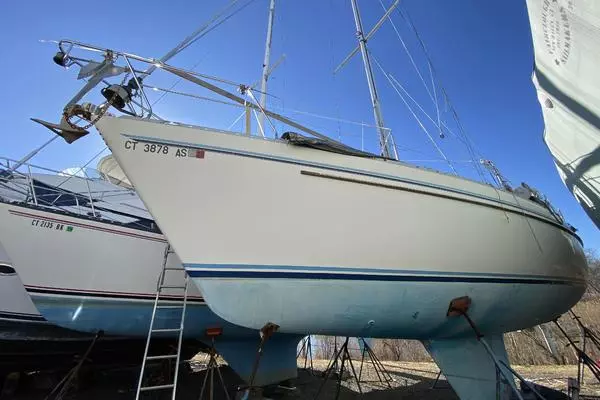 MISTRAL 42ft Moody Yacht For Sale