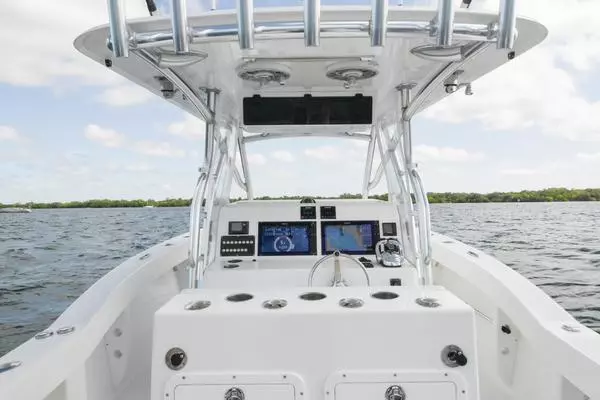 2019 Ocean Master 33
