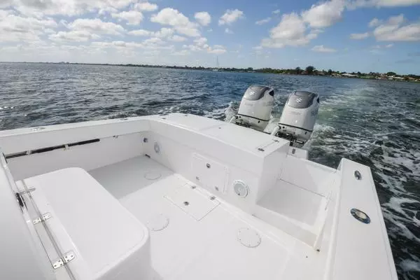 2019 Ocean Master 33