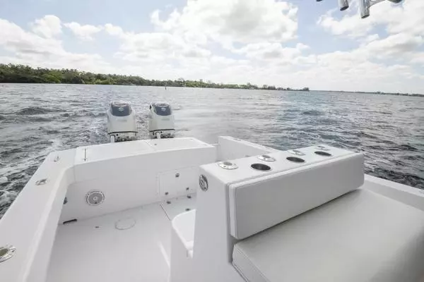 2019 Ocean Master 33