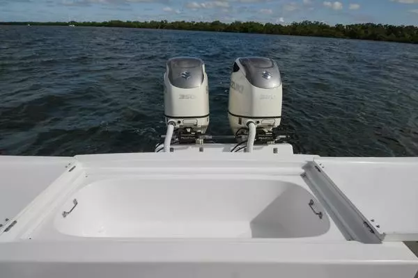 2019 Ocean Master 33