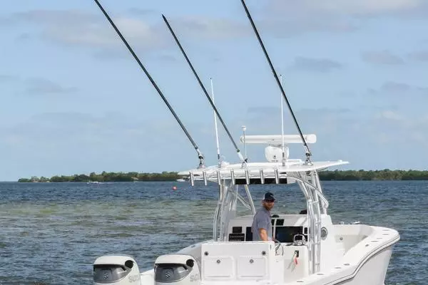 2019 Ocean Master 33