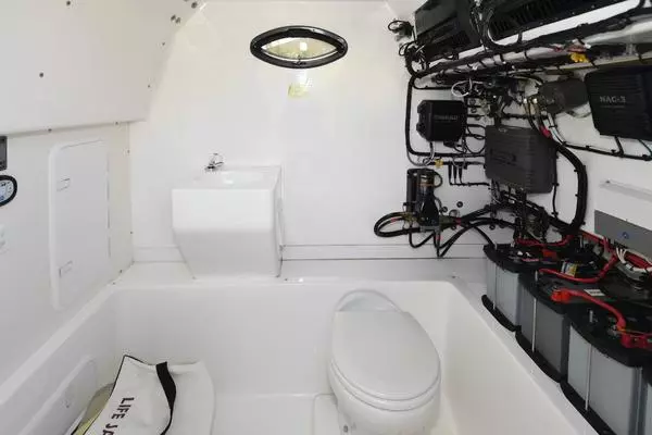 2019 Ocean Master 33