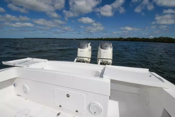 2019 Ocean Master 33