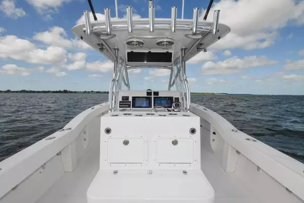 2019 Ocean Master 33