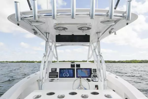 2019 Ocean Master 33