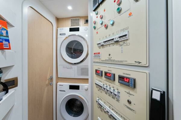 2023 Ferretti Yachts 78