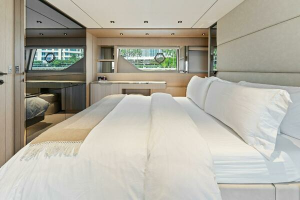 2023 Ferretti Yachts 78