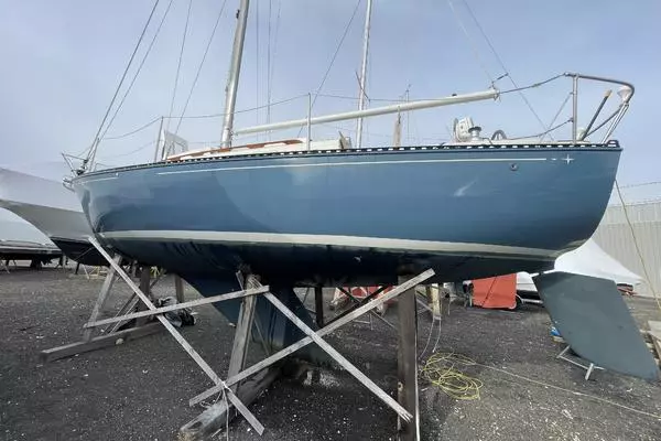 Photo of the 1972 C&C 30 MK I "INVICTUS"