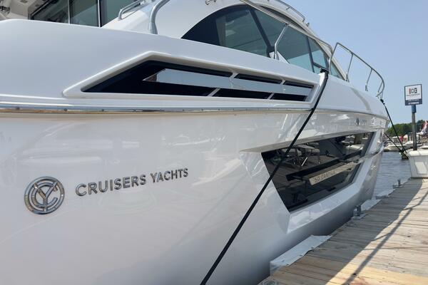 Wicket Nauti 50ft Cruisers Yacht For Sale