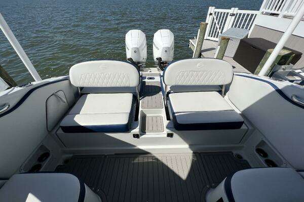 2022 Crownline 29