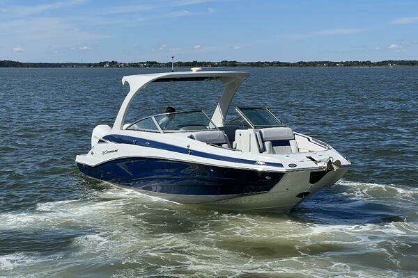 2022 Crownline 29