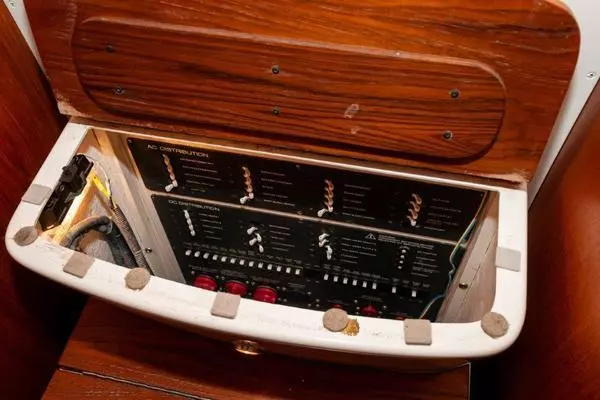 2003 Tiara Yachts 42