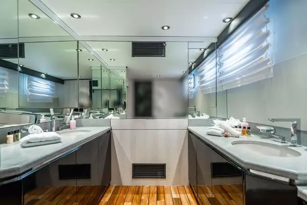 QUANTUM 125ft Broward Yacht For Sale