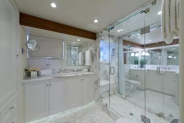 Photo of the 2001 Burger  "DREAM CATCHER"