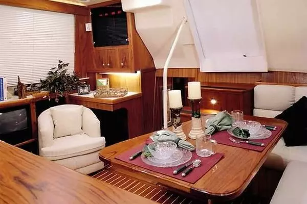 Good Chemistry 43ft Mainship Yacht For Sale