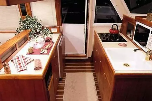 Good Chemistry 43ft Mainship Yacht For Sale