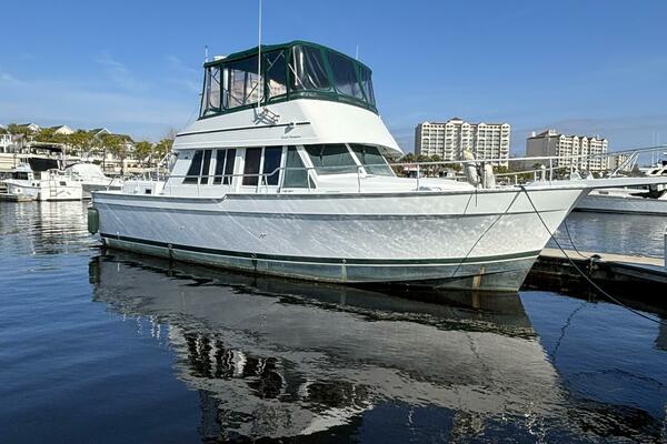 Good Chemistry 43ft Mainship Yacht For Sale