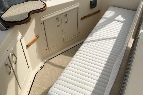Heart and Soul 32ft Hatteras Yacht For Sale
