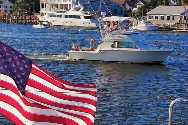 Heart and Soul 32ft Hatteras Yacht For Sale