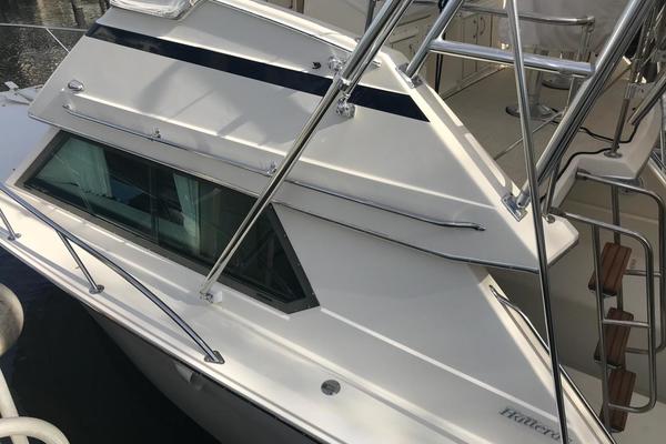 Heart and Soul 32ft Hatteras Yacht For Sale