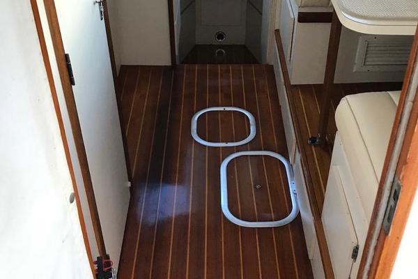Heart and Soul 32ft Hatteras Yacht For Sale