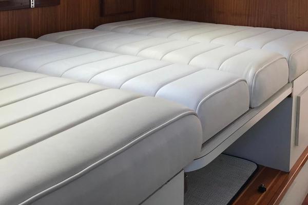 Heart and Soul 32ft Hatteras Yacht For Sale