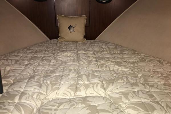 Heart and Soul 32ft Hatteras Yacht For Sale