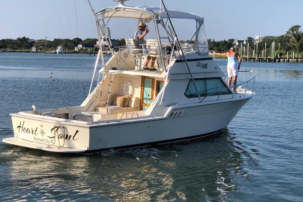 Heart and Soul 32ft Hatteras Yacht For Sale