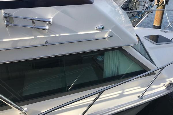 Heart and Soul 32ft Hatteras Yacht For Sale