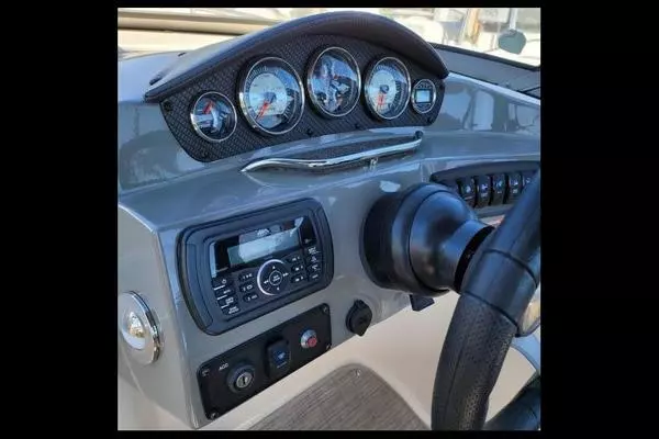 Photo of the 2018 Stingray 215 CR