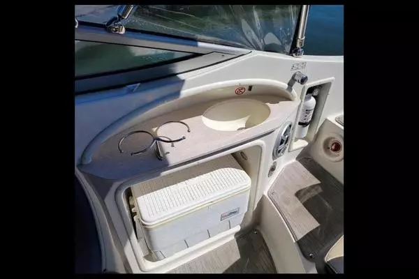 Photo of the 2018 Stingray 215 CR