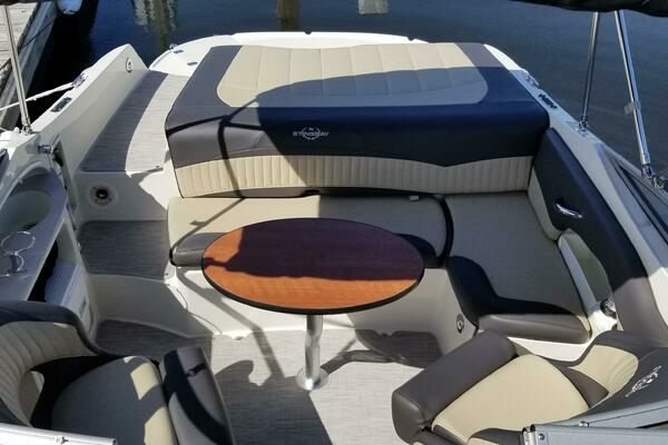 Photo of the 2018 Stingray 215 CR