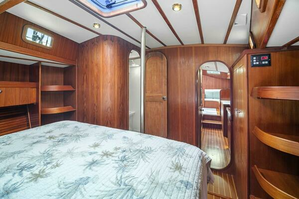 Pearson 530 Yacht For Sale