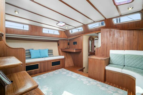 Pearson 530 Yacht For Sale