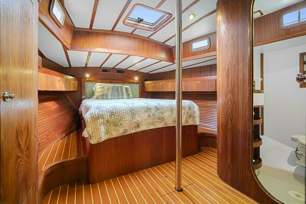 Pearson 530 Yacht For Sale